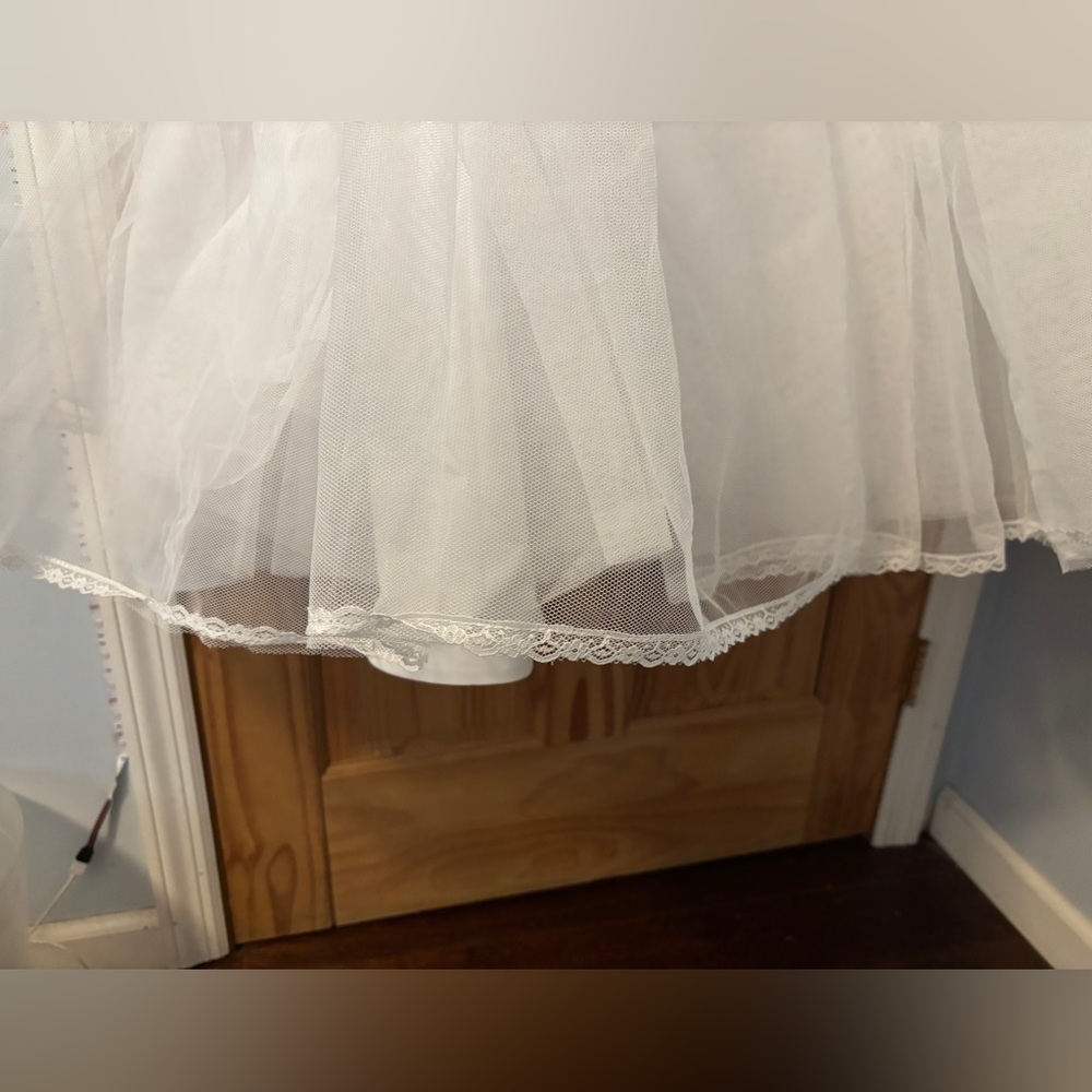 David’s Bridal - Elegant White Tulle Skirt - Size S - Picture 5 of 10
